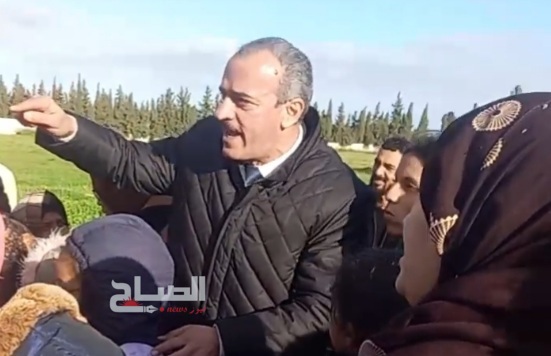 أريانة/سبالة بن عمار.. وقفة احتجاجية للمطالبة بالنقل ووالي الجهة يَعدُ بالحلّ